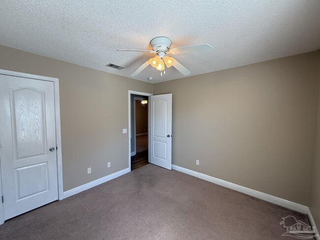 Building Photo - 1519 Sandcliff Dr