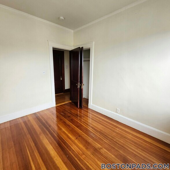 Building Photo - 163 Summer St