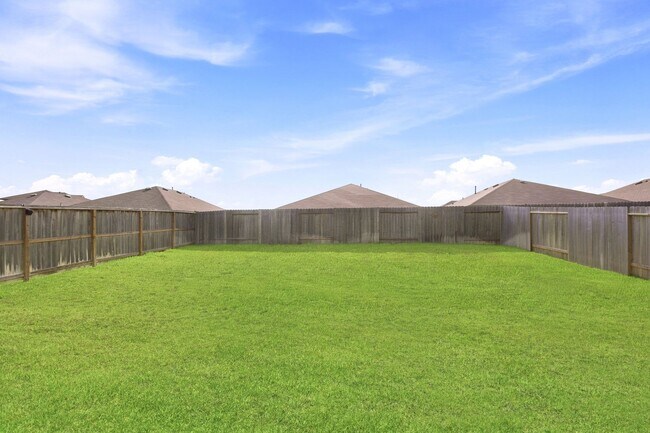 Building Photo - 40758 Rosemary Rain Ln