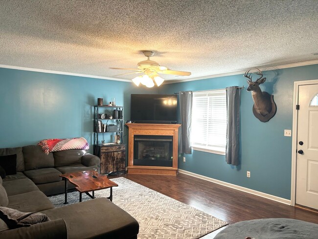 Building Photo - 200 Dramtree Dr