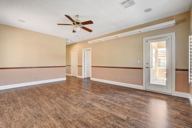 Building Photo - Stunning Summerlin Pool Home!