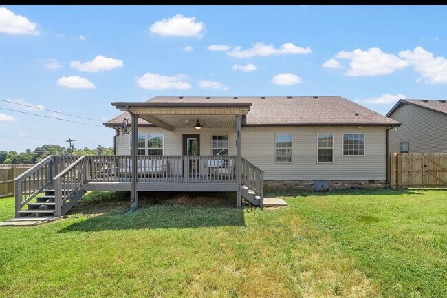 Building Photo - 206 Azalea Dr