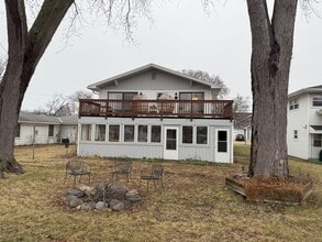 Building Photo - Lake Livin' - 3 Bed / 1.5 bath house on Lake Monona Channel