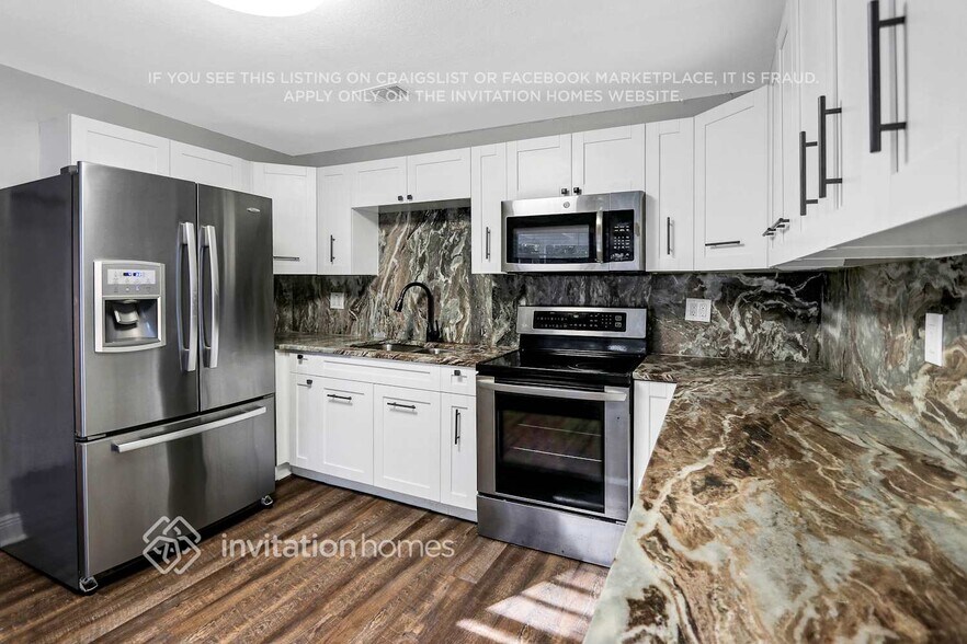 Building Photo - 8718 N Mandarine Pl