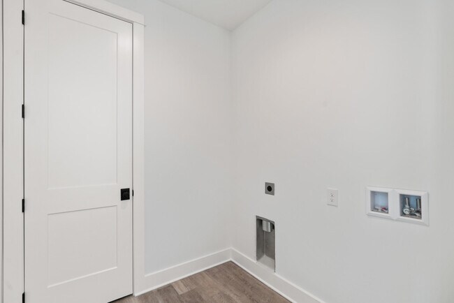 Building Photo - 94 Woodshire Dr