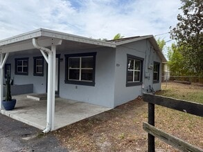 Building Photo - Leesburg Duplex