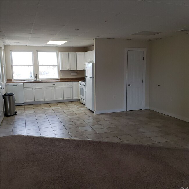 Building Photo - 32 Sheridan Rd