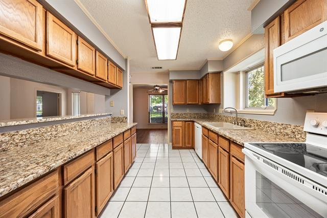 Building Photo - 2502 Kimberly Dr