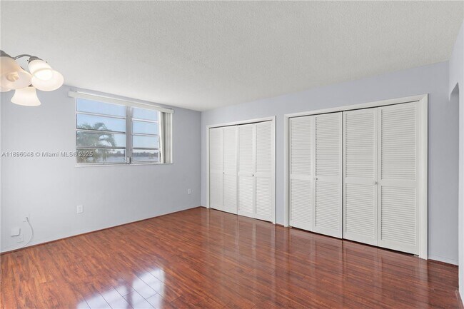 Building Photo - 3020 Marcos Dr