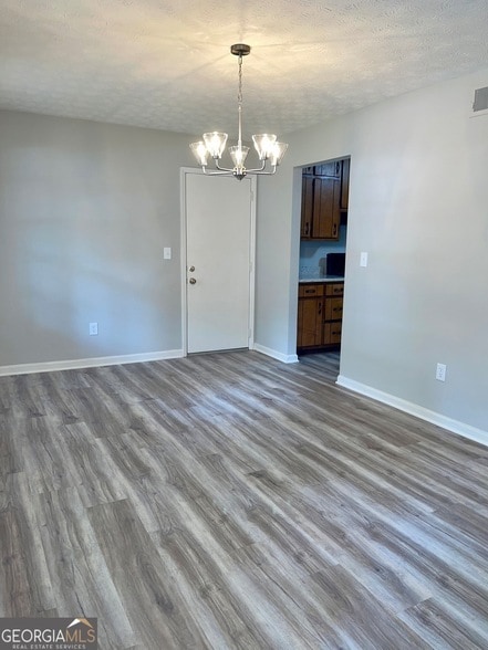 Building Photo - 5870 Sheldon Ct