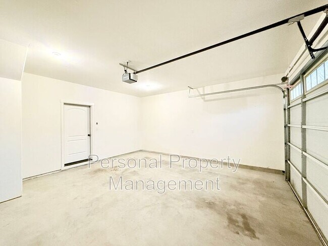 Building Photo - 2621 NE 131st Ave