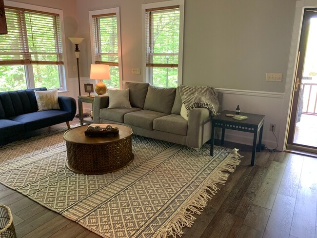 Building Photo - 512 Riverwalk Rdg Rd