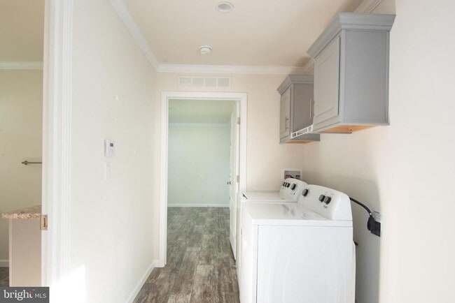 Building Photo - 1679 S State St