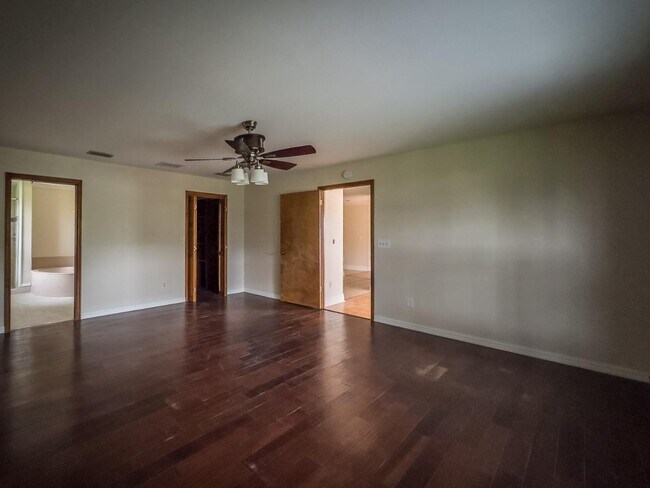 Building Photo - 8072 SW 54th Ct