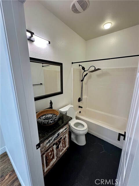 Building Photo - 31990 Pasos Pl