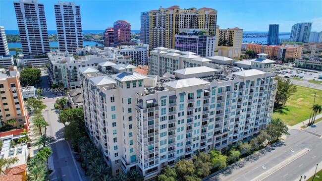 Building Photo - 480 Hibiscus St