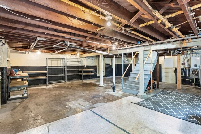 Building Photo - Stunning Portland Heights Craftsman for Re...