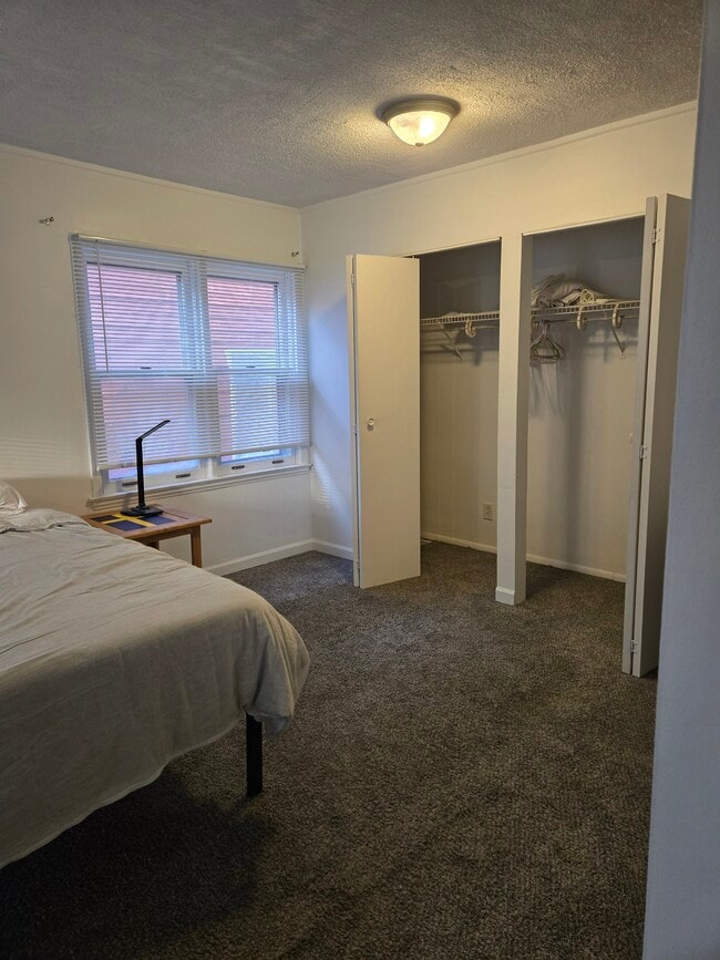 Building Photo - 3913 Thomas Ave N