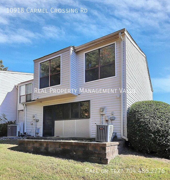 Building Photo - 10918 Carmel Crossing Rd