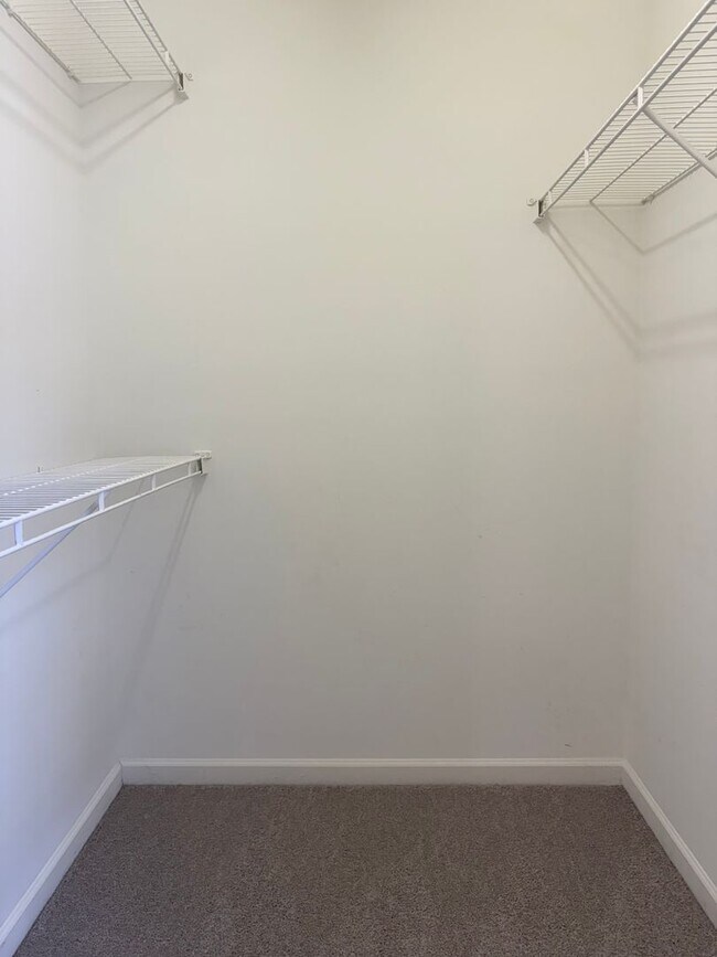 Building Photo - Amazing Location Near Downtown and NC Stat...