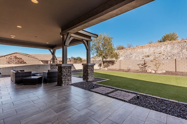Building Photo - Your dream entertainer's home is here!