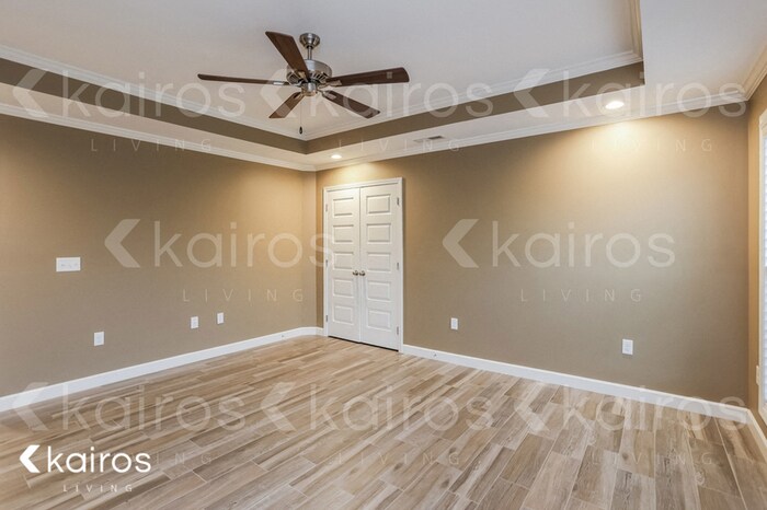 Building Photo - 977 Garrett Ln