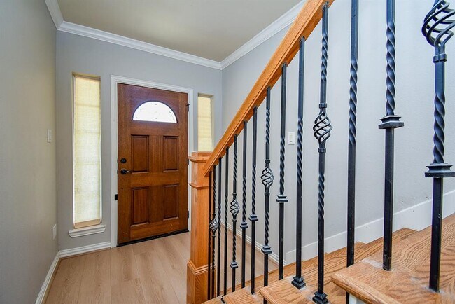 Building Photo - 5615 Winsome Ln