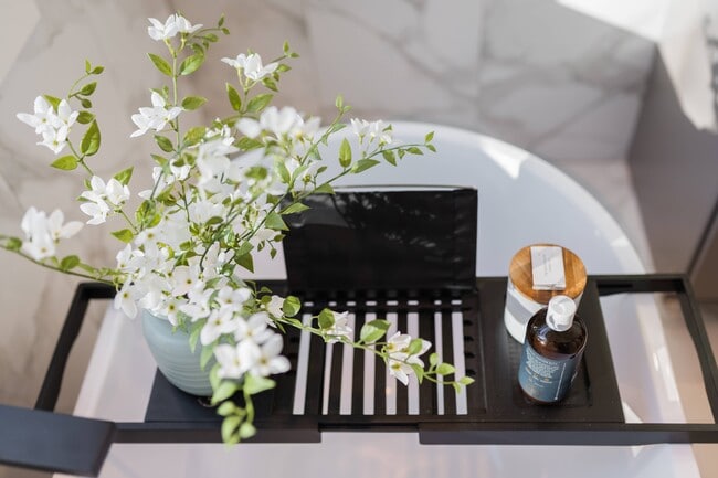 Building Photo - 104 Elohi Ln