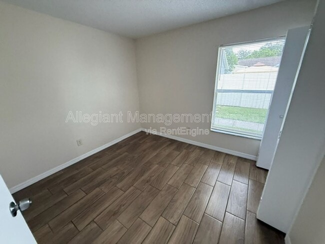 Building Photo - 2362 Harbor Town Dr