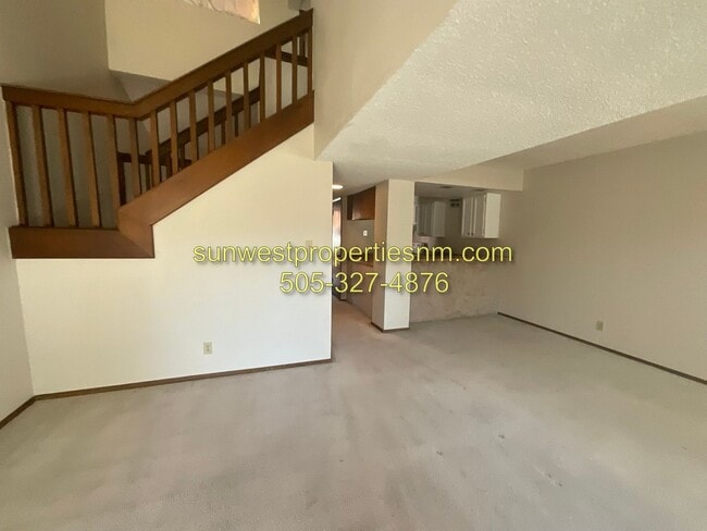 Building Photo - 2 bed Condo in Country Club Villas