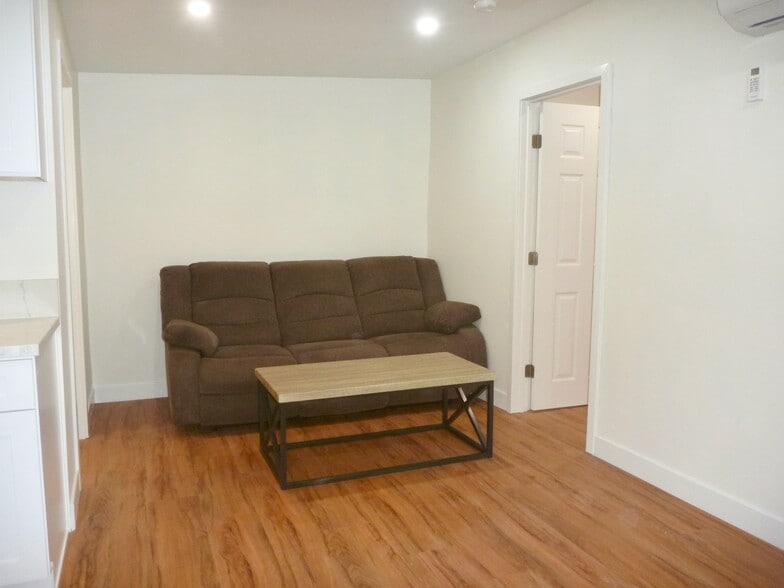 Building Photo - 1110 S Wooster St