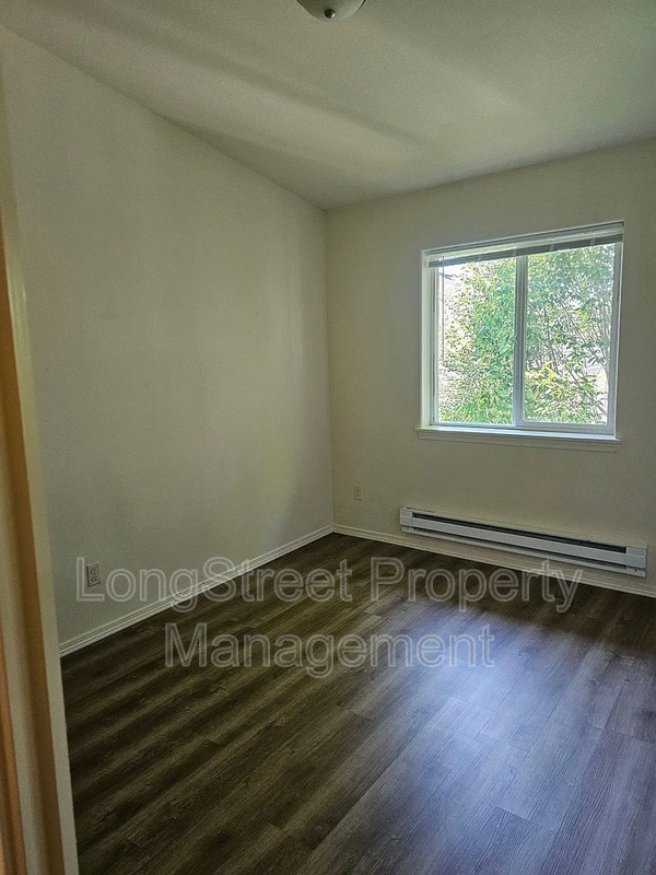 Building Photo - 300 SE 148th Ave