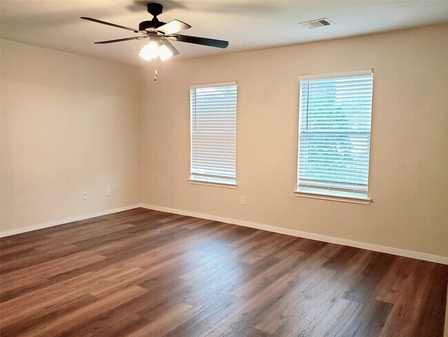 Building Photo - 14238 Englewood Park Ln
