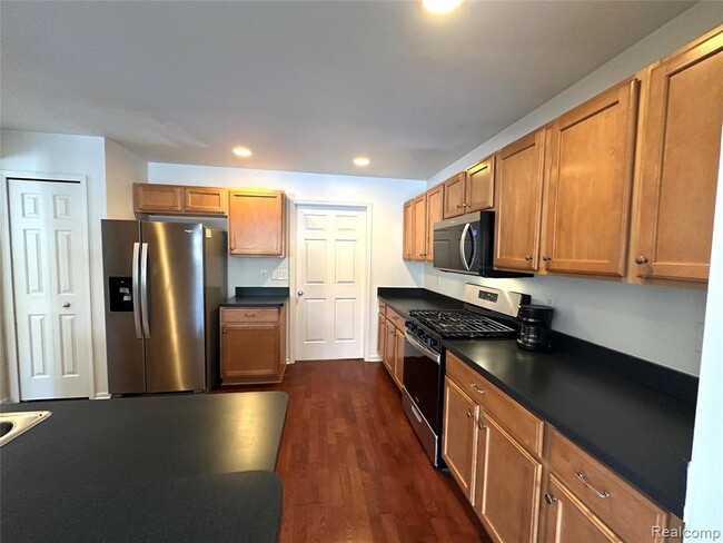 Building Photo - 149 S Vista