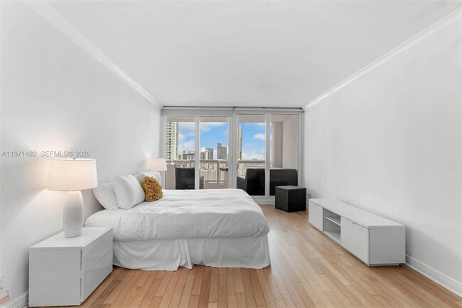 Building Photo - 1717 N Bayshore Dr