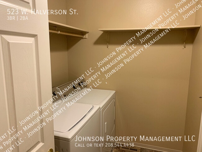 Building Photo - 523 W Halverson St