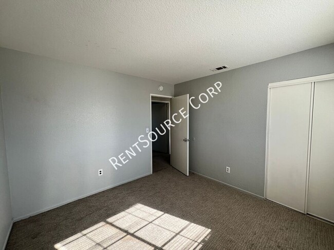 Building Photo - 4 Bedroom Two Story Home for Rent in East ...