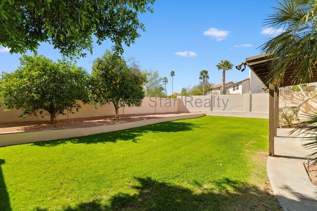 Building Photo - 439 E Barbara Dr