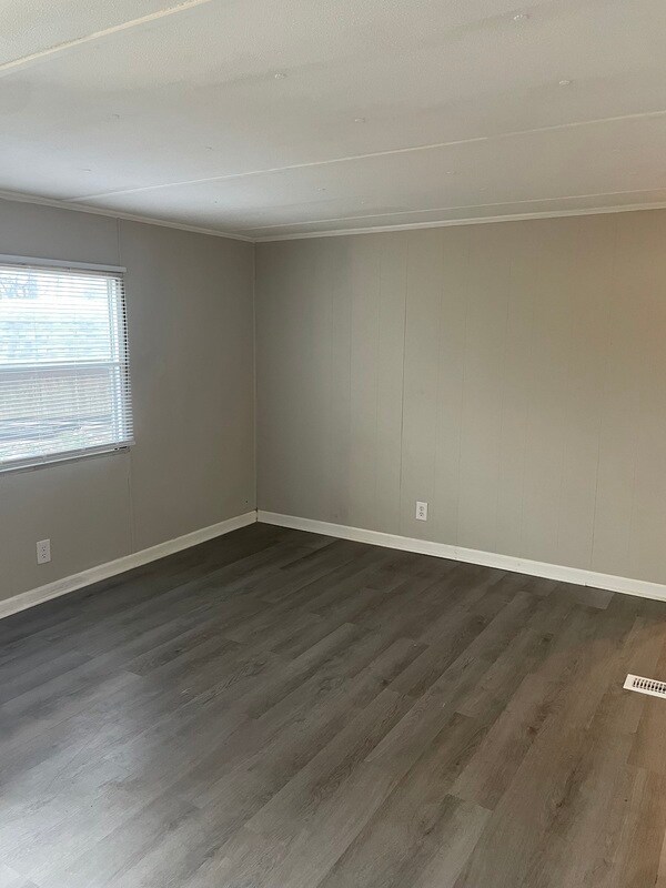 Building Photo - 2805 S Belt W