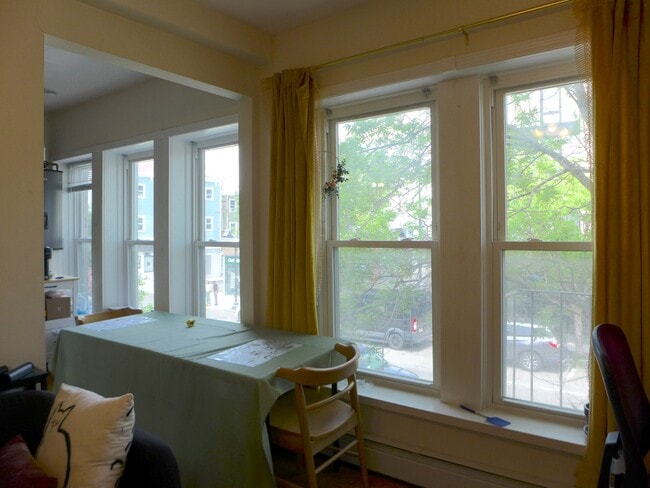 Building Photo - 263 Elm St