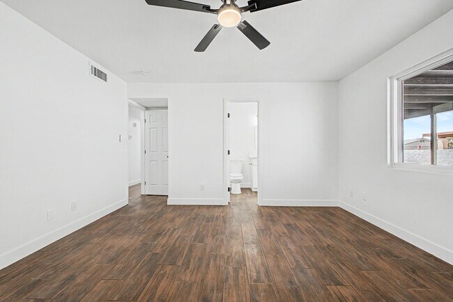 Building Photo - 4127 N 106th Ave