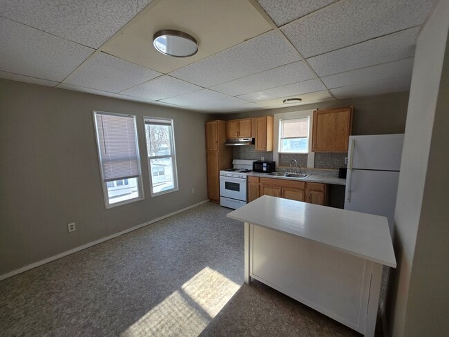 Building Photo - 308 E Clark St