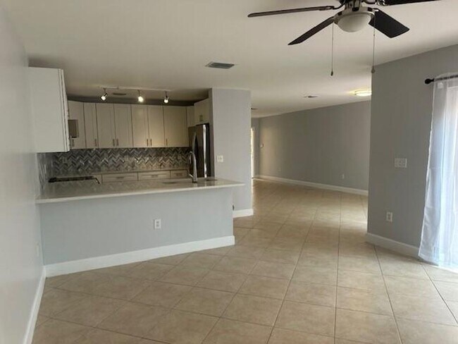 Building Photo - 4151 Eastridge Cir