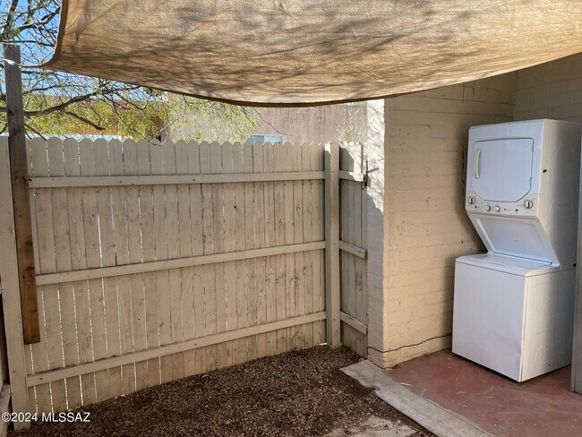 Building Photo - 2638 N Columbus Blvd