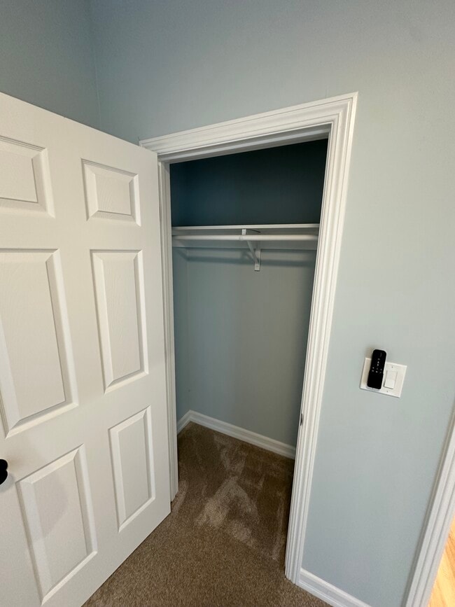 Building Photo - 12 Mast Ct