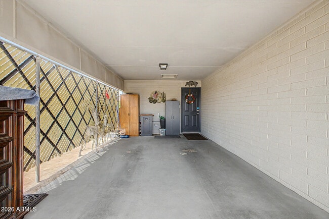 Building Photo - 410 N 56th Pl