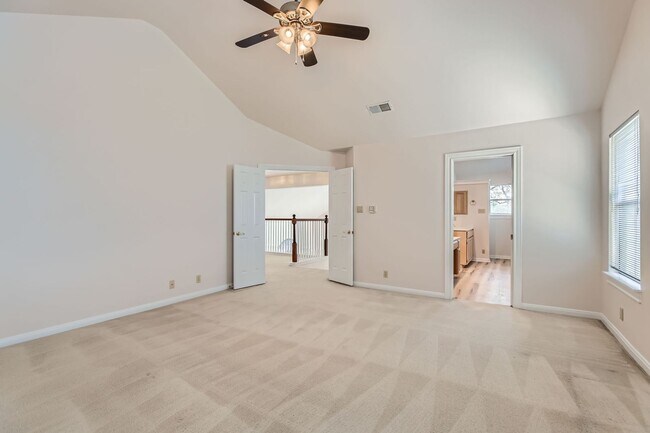 Building Photo - Beautiful 4-bedroom, 3-bath home in the de...