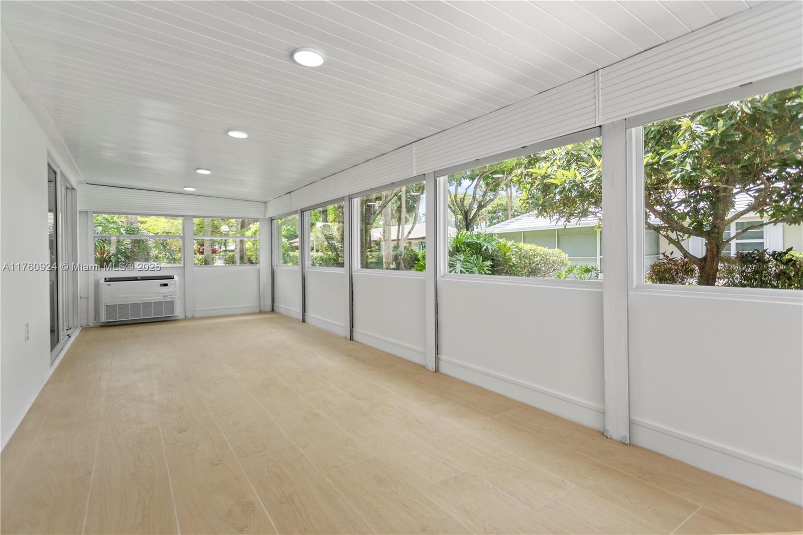 Building Photo - 809 Cypress Blvd