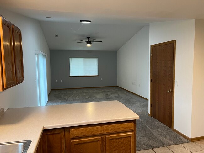 Building Photo - 450 Skare Rd