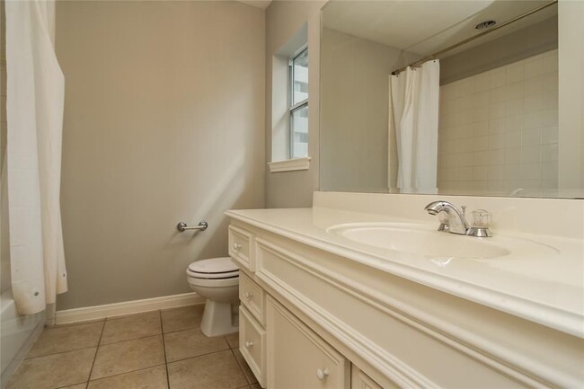 Building Photo - 34 Waugh Dr